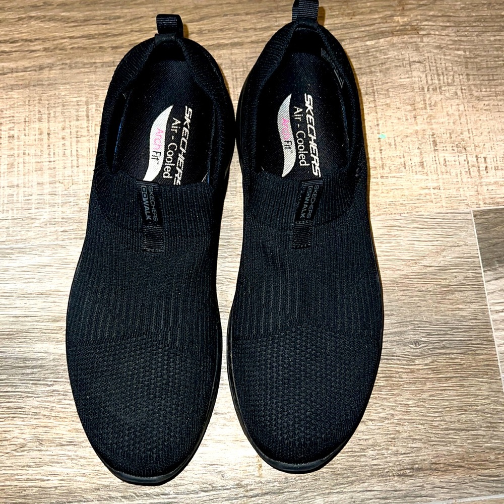 Skechers arch fit womens 10 Original Price $99.99